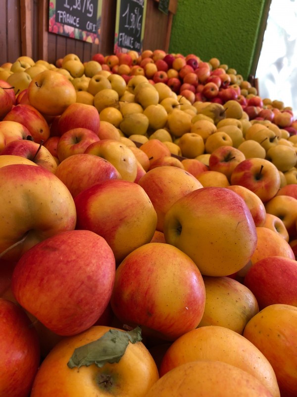acheter des pommes fruités chez un primeur à gradignan